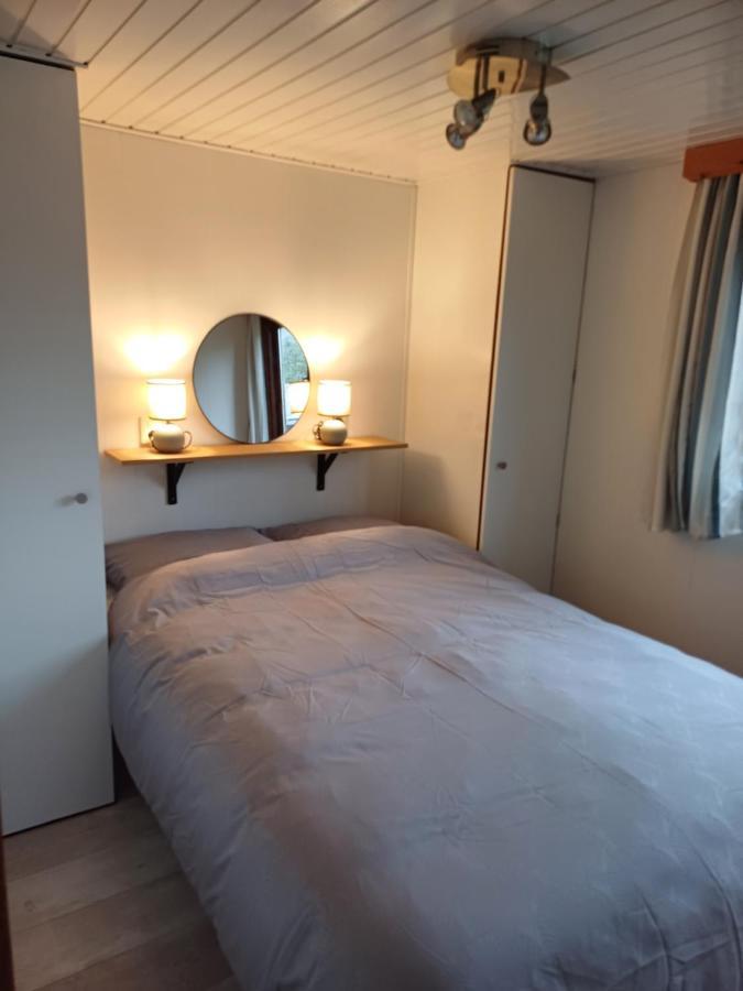 Vrijstaand Chalet Met Veel Buitenruimte En Veranda Zuid-Scharwoude Kültér fotó