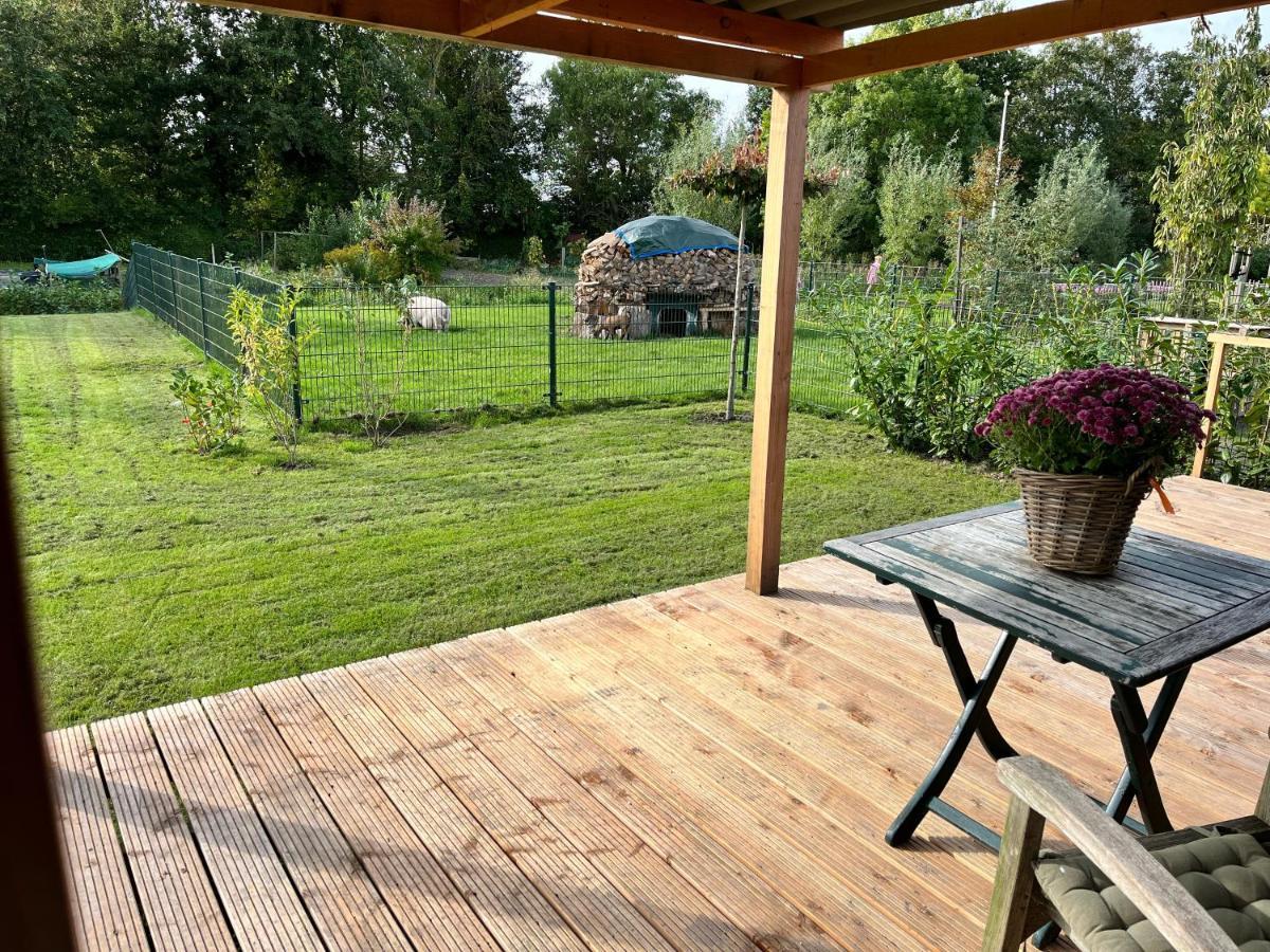 Vrijstaand Chalet Met Veel Buitenruimte En Veranda Zuid-Scharwoude Kültér fotó