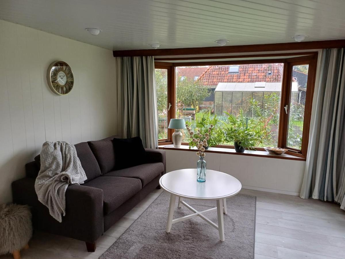 Vrijstaand Chalet Met Veel Buitenruimte En Veranda Zuid-Scharwoude Kültér fotó