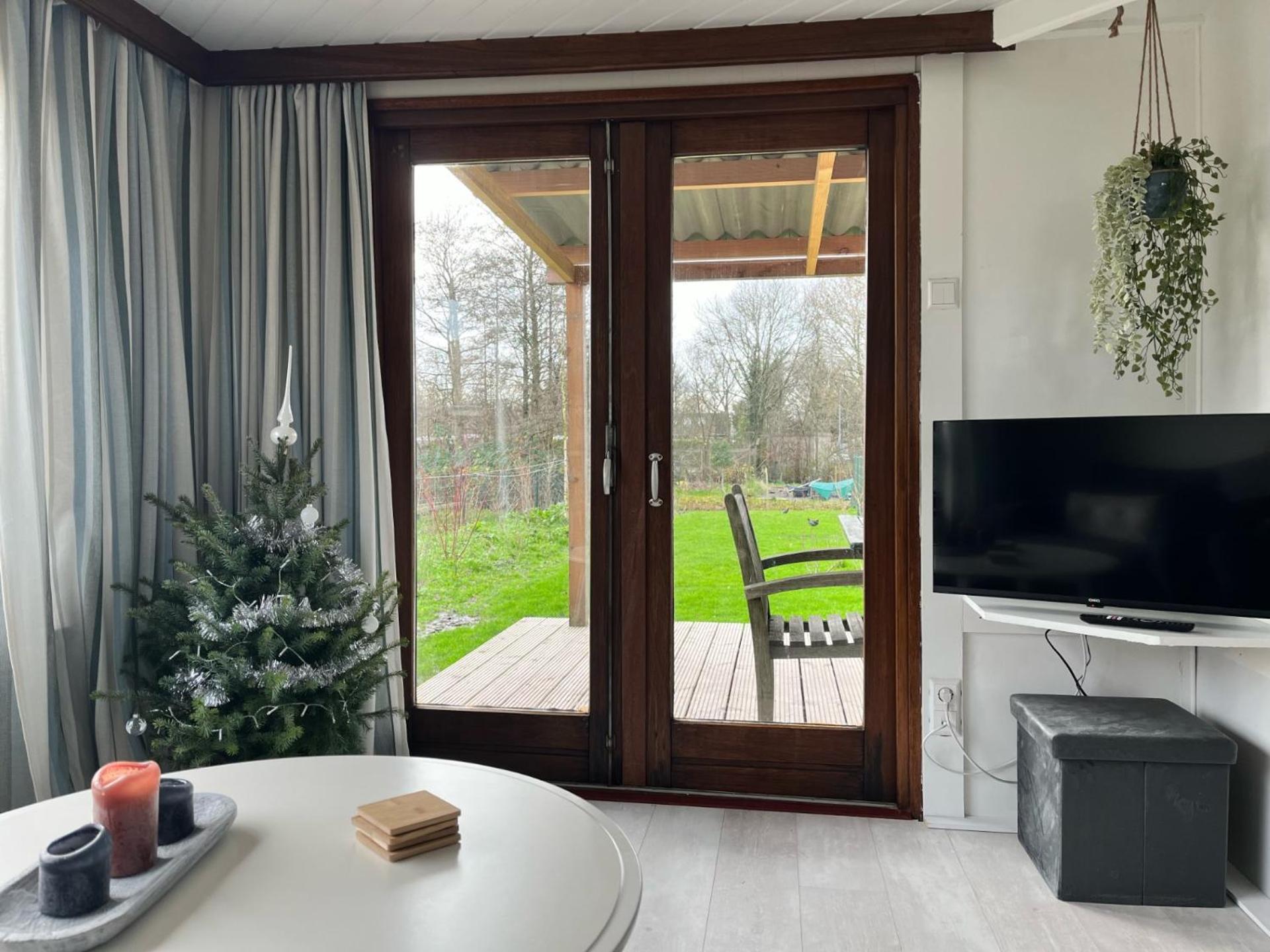 Vrijstaand Chalet Met Veel Buitenruimte En Veranda Zuid-Scharwoude Kültér fotó