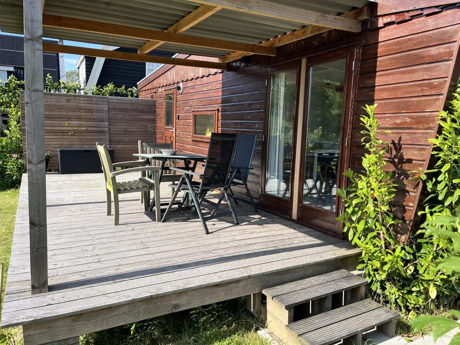 Vrijstaand Chalet Met Veel Buitenruimte En Veranda Zuid-Scharwoude Kültér fotó